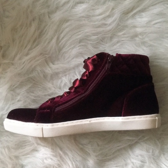 Steve Madden Purple Velvet Endira Sneakers - Picture 4 of 8
